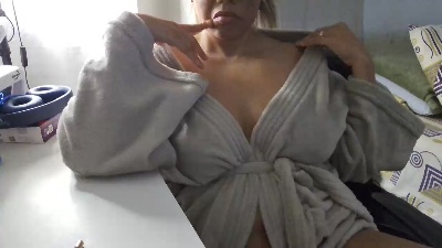 camilinha01 live cam on Cam4