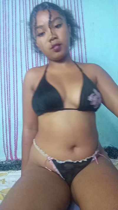 camilla5 live cam on Cam4