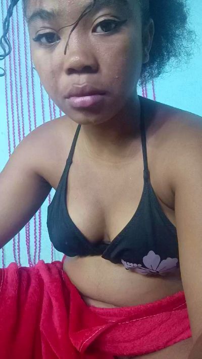 camilla5 live cam on Cam4