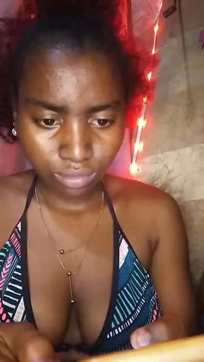 camillah1 live cam on Cam4