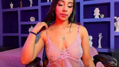 camille2004 live cam on Cam4