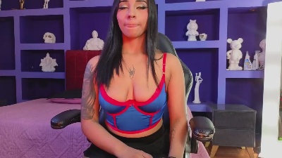 camille2004 live cam on Cam4