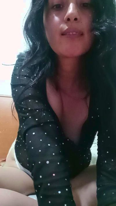 camweb7 live cam on Cam4