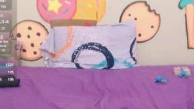 candygirl1854 live cam on Cam4
