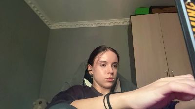 caramelutaste live cam on Cam4