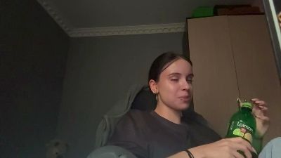 caramelutaste live cam on Cam4