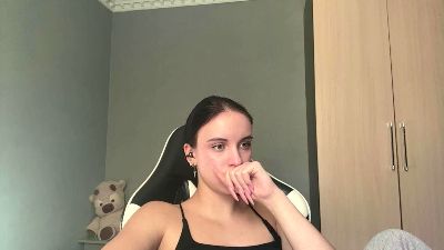 caramelutaste live cam on Cam4