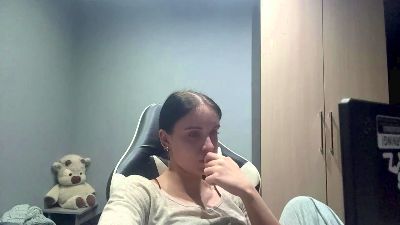 caramelutaste live cam on Cam4