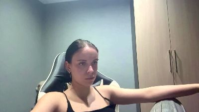 caramelutaste live cam on Cam4