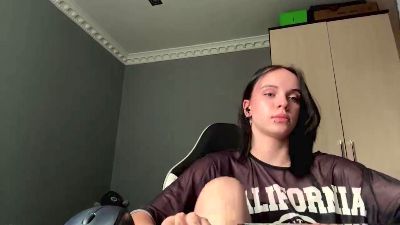 caramelutaste live cam on Cam4