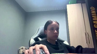 caramelutaste live cam on Cam4