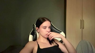 caramelutaste live cam on Cam4