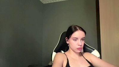 caramelutaste live cam on Cam4