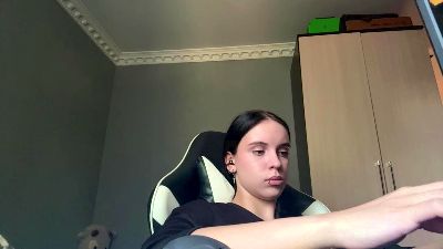 caramelutaste live cam on Cam4