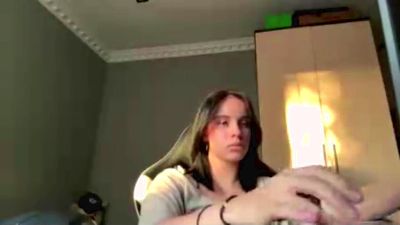caramelutaste live cam on Cam4