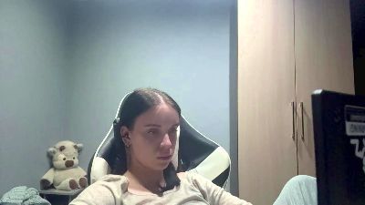 caramelutaste live cam on Cam4