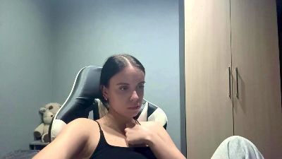 caramelutaste live cam on Cam4