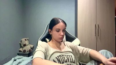 caramelutaste live cam on Cam4