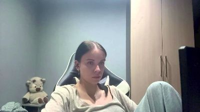 caramelutaste live cam on Cam4