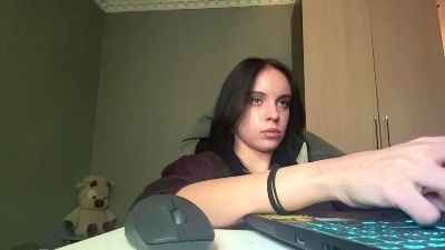 caramelutaste live cam on Cam4
