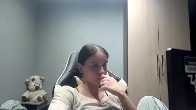 caramelutaste live cam on Cam4