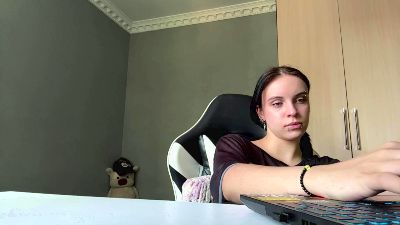 caramelutaste live cam on Cam4