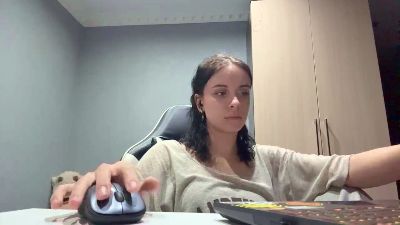 caramelutaste live cam on Cam4