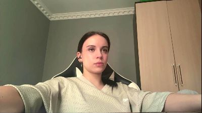 caramelutaste live cam on Cam4