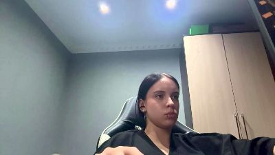 caramelutaste live cam on Cam4