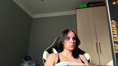 caramelutaste live cam on Cam4