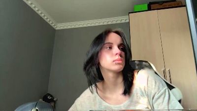 caramelutaste live cam on Cam4