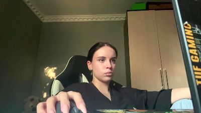 caramelutaste live cam on Cam4