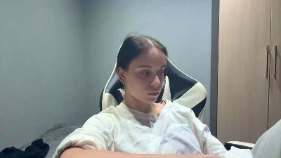 caramelutaste live cam on Cam4
