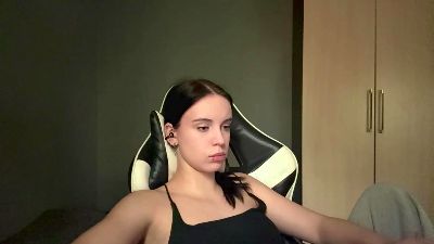 caramelutaste live cam on Cam4