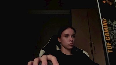 caramelutaste live cam on Cam4