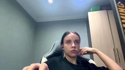 caramelutaste live cam on Cam4