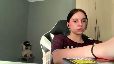 caramelutaste live cam on Cam4
