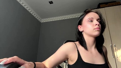caramelutaste live cam on Cam4