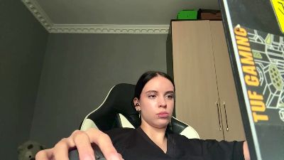 caramelutaste live cam on Cam4