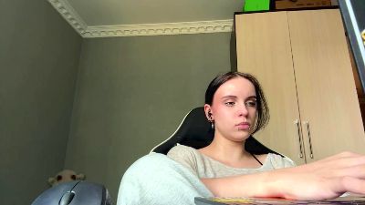 caramelutaste live cam on Cam4