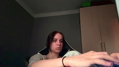 caramelutaste live cam on Cam4