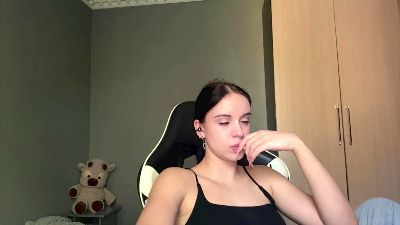 caramelutaste live cam on Cam4