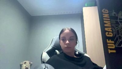 caramelutaste live cam on Cam4