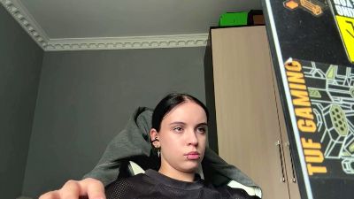 caramelutaste live cam on Cam4
