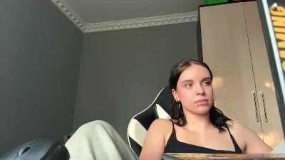 caramelutaste live cam on Cam4