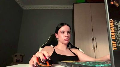 caramelutaste live cam on Cam4