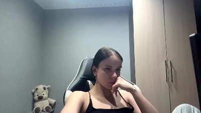 caramelutaste live cam on Cam4