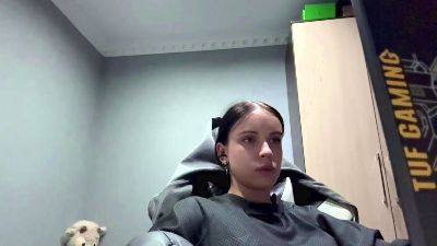 caramelutaste live cam on Cam4