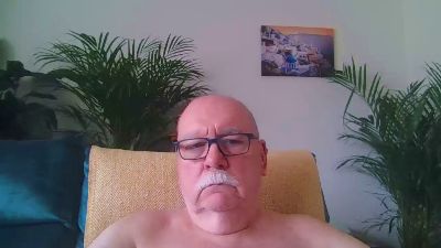 carebear2022 live cam on Cam4