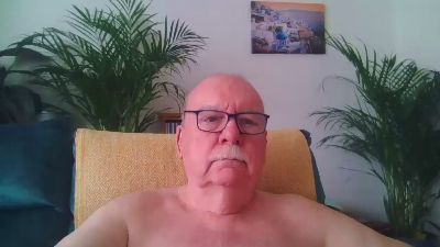 carebear2022 live cam on Cam4
